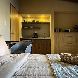 Book Lover's Haven, Your Private Library Apartamento