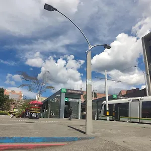 Moderno Y Agradable En El Centro De Apartamento